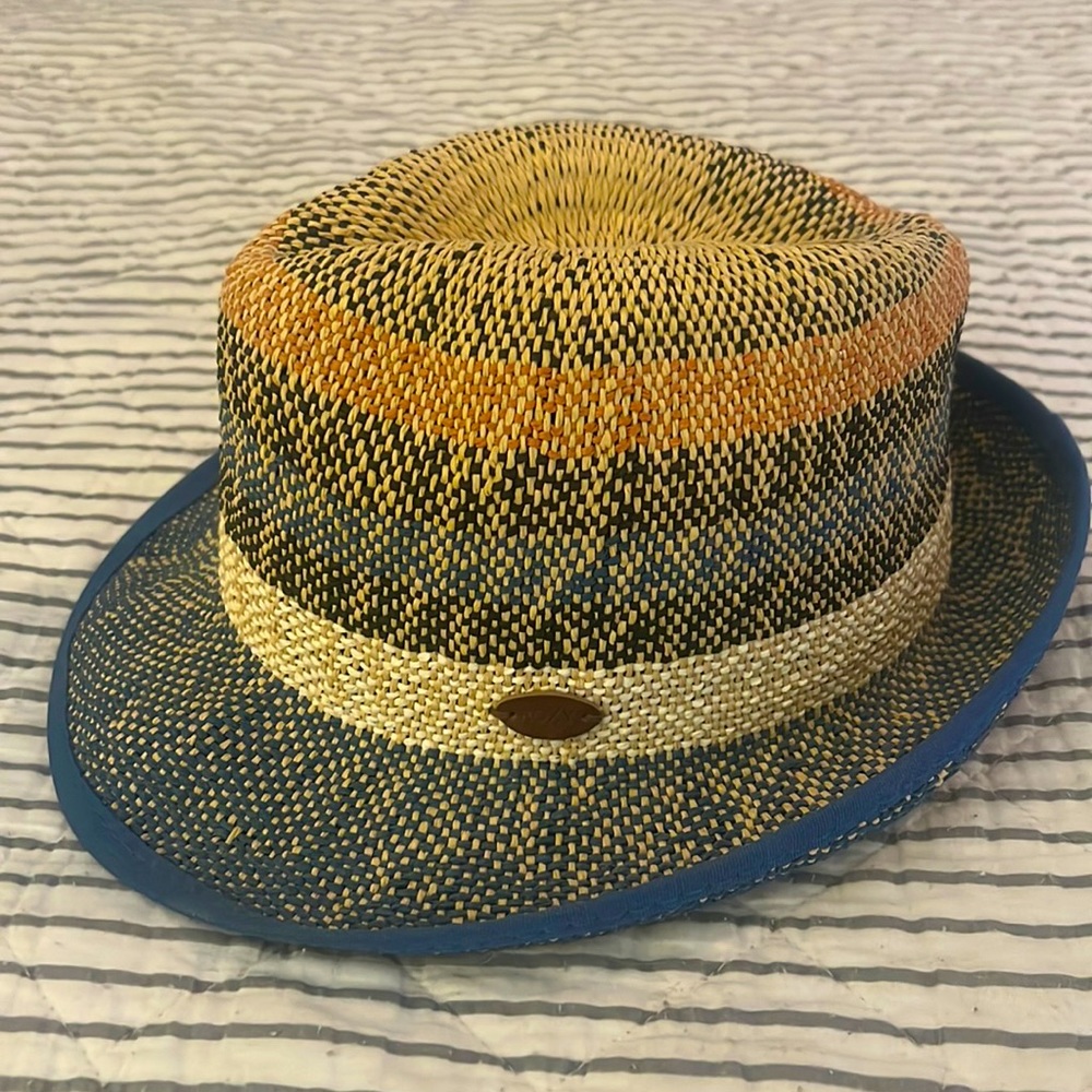 Roxy bucket hat size small
